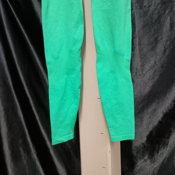 PINK Victoria's Secret Green Leggings Stretchy Form-Fitting - Picture 6 of 15